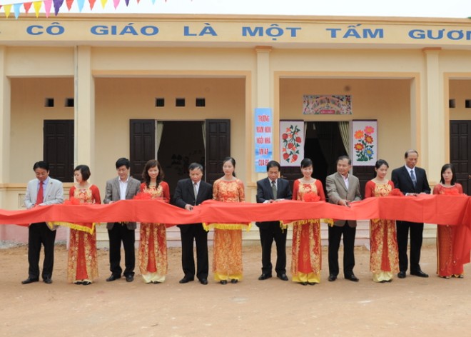 Vietcombank trao tặng trường mầm non tại Phú Thọ